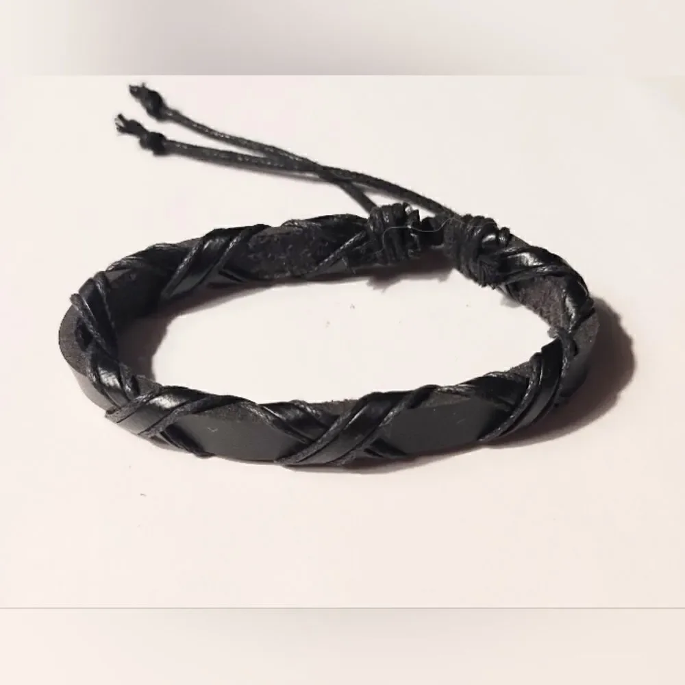 ‎Leather bracelet layered black new d16